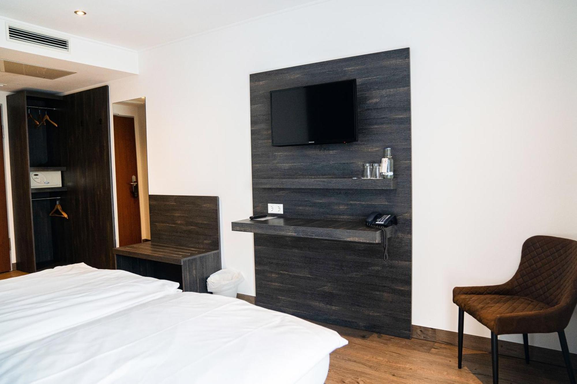 Airea Hotel Бюрен Экстерьер фото